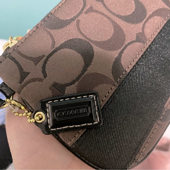 Coach wristlet - Picture 6 of 7